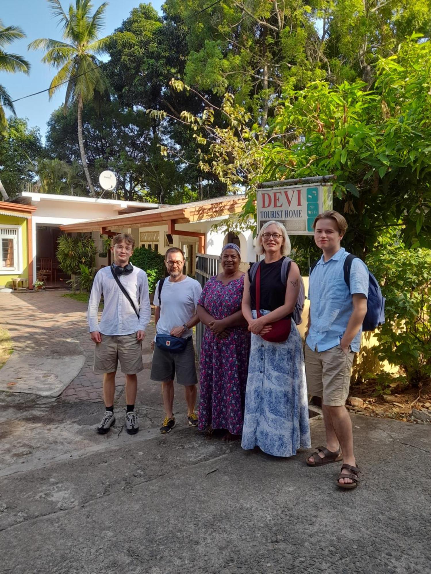 Devi Tourist Home Polonnaruwa Luaran gambar